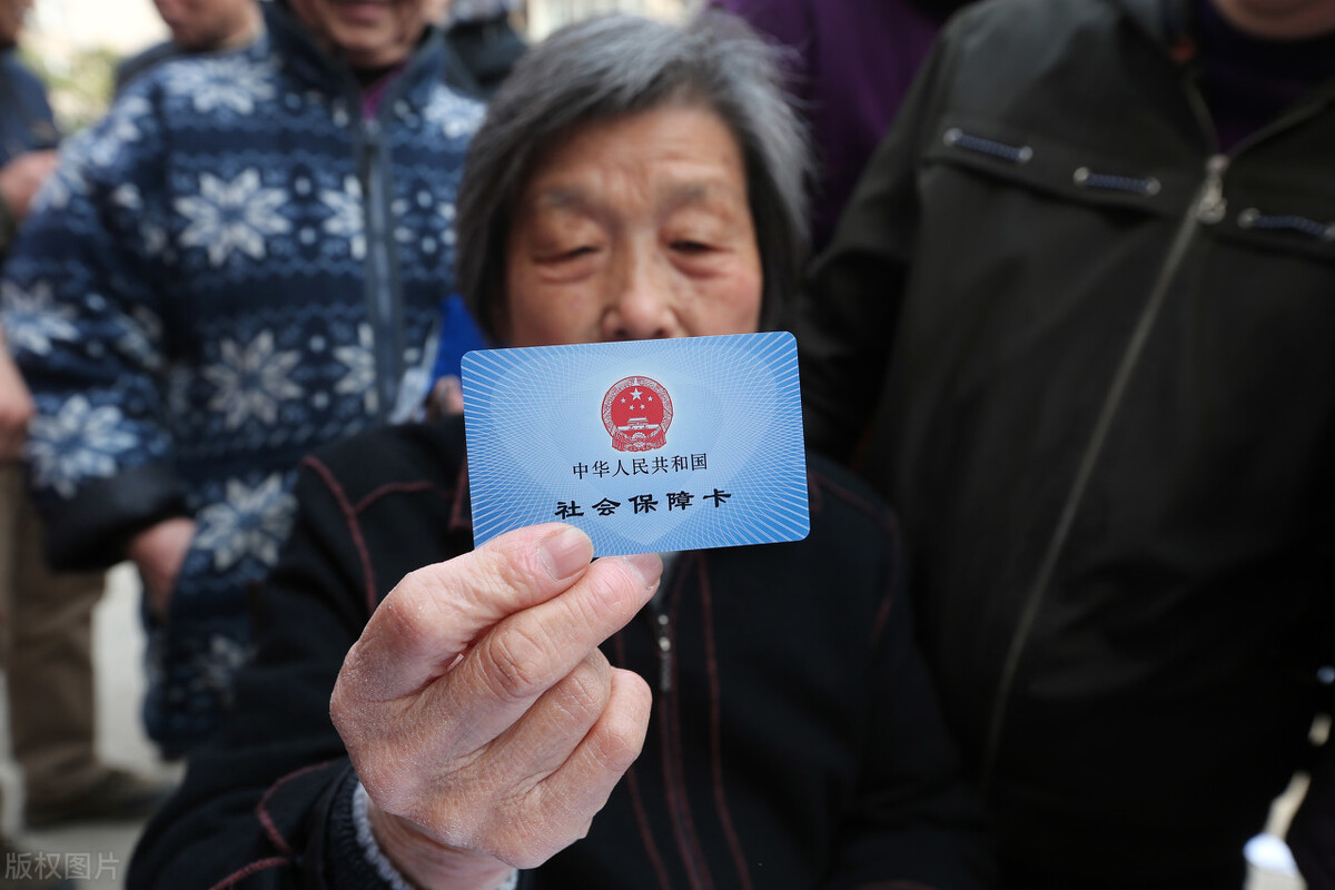 同时退休工龄少10年养老金少多少,退休少算七年工龄少领多少养老金