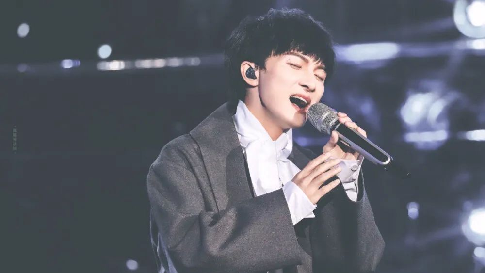 从留守儿童到牙医,再到歌神,周深是谁?真的很牛吗?