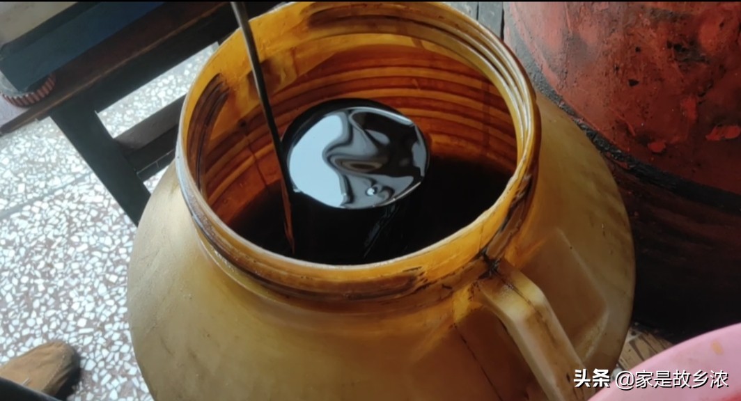 自家压的菜籽油为啥这么多泡沫,为什么自家榨的菜籽油比买的要贵