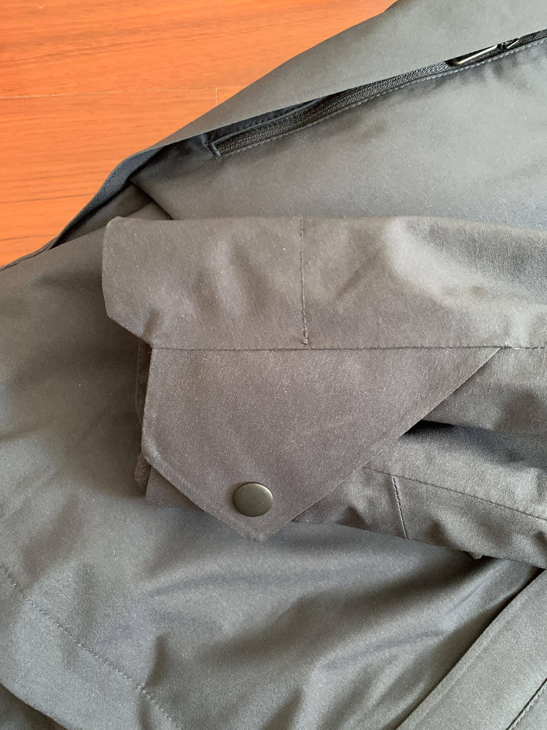 机能风冲锋衣探路者,探路者都市灰冲锋衣