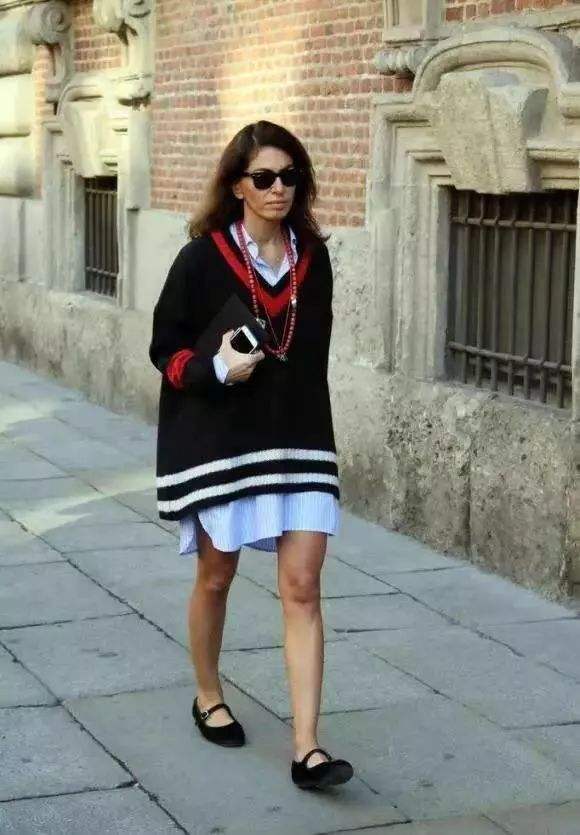 v领毛衣外穿款款洋气时髦,大v领中长款毛衣慵懒显瘦