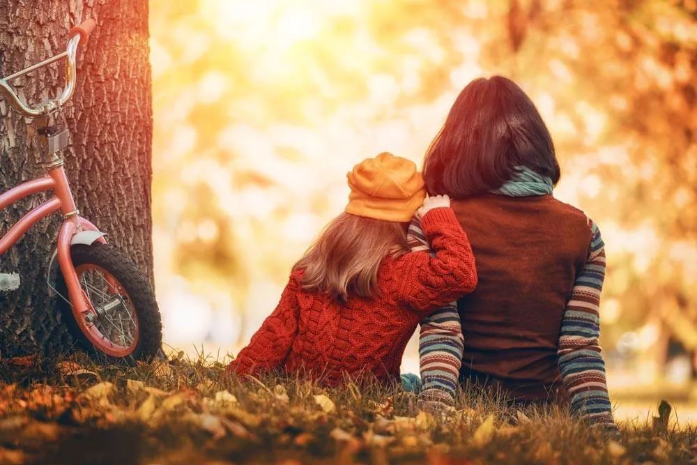 宝宝脚臭也可爱,小婴儿嫌弃爸爸脚丫子太臭了