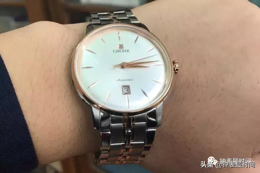 亚克力表镜和蓝宝石的区别,手表亚克力镜面与玻璃镜面哪个好