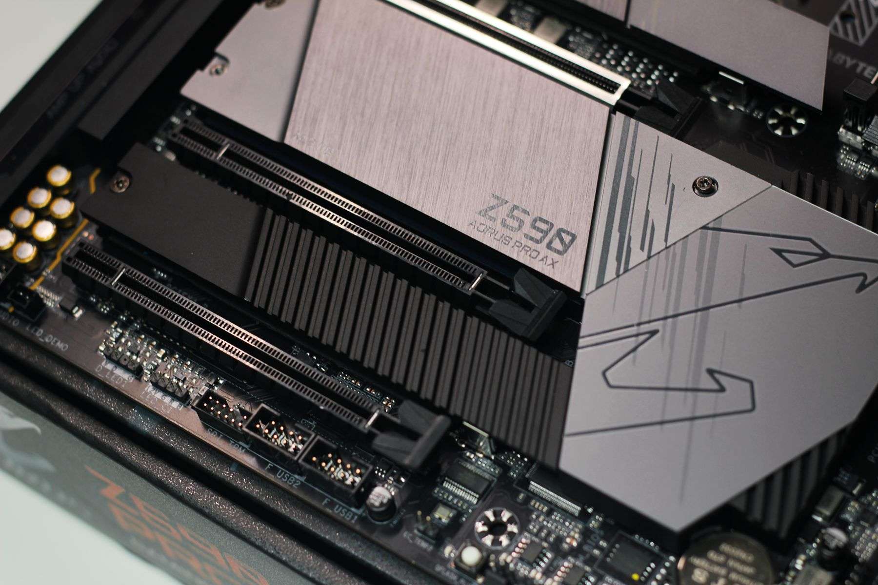 技嘉z590小雕pro评测,技嘉z590丐版评测