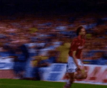 世界足坛目前十大巨星第一名,世界足坛历史十大巨星