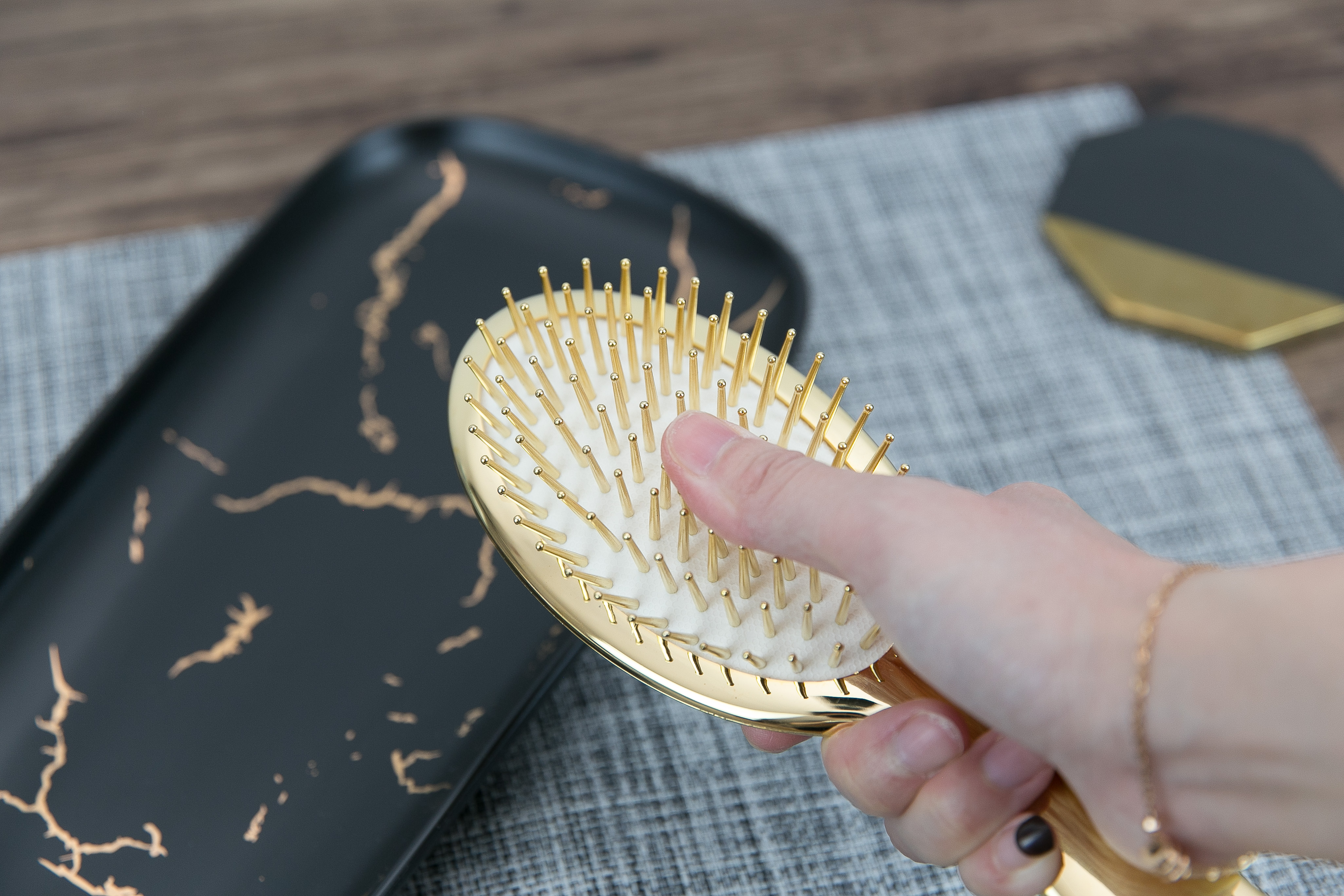 还在为繁琐的护肤步骤而烦恼吗,还在为皮肤问题困扰吗