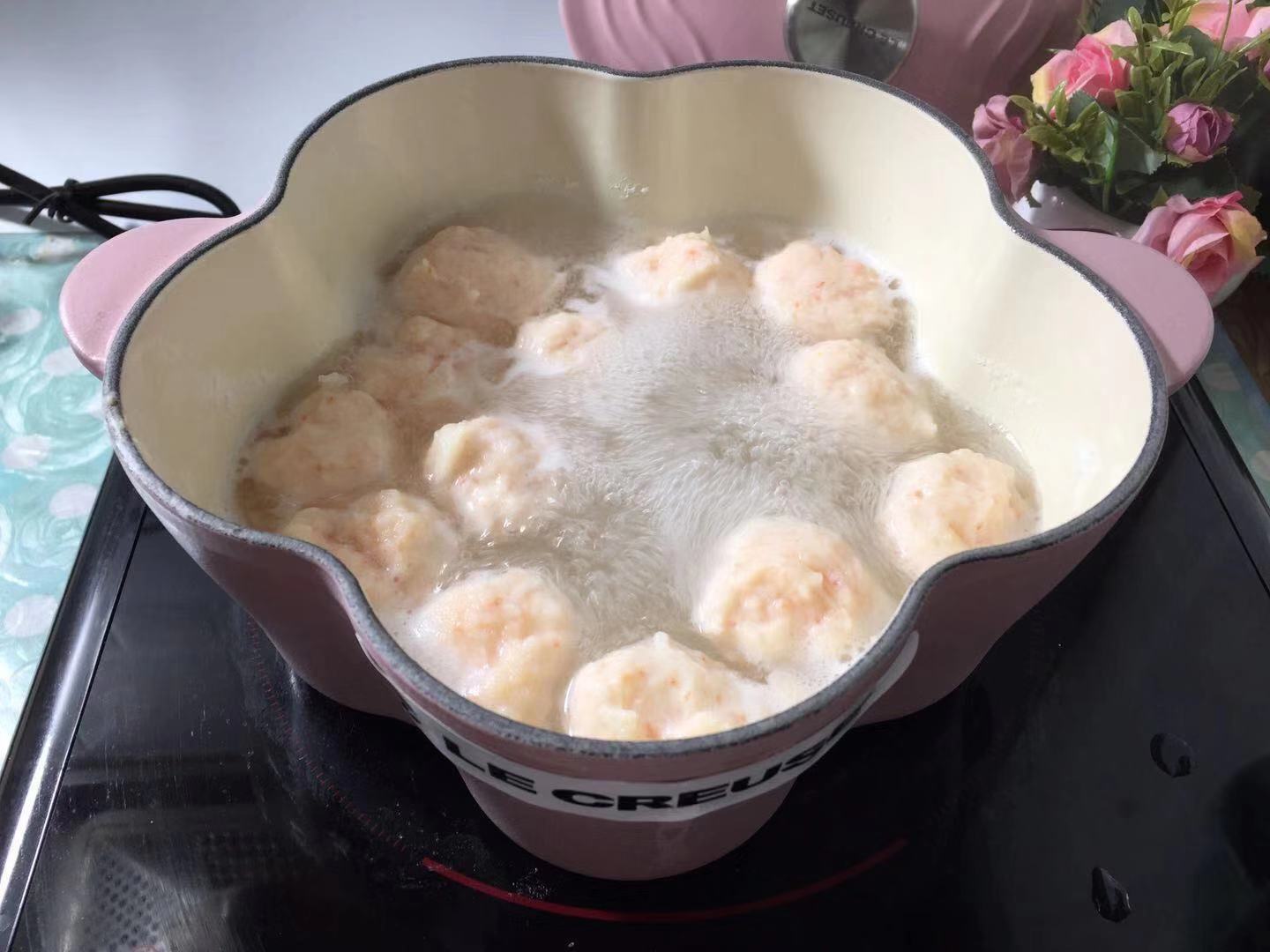 做好后瞬间就被娃爸抢走好几个，快收下这亲妈牌虾丸做法