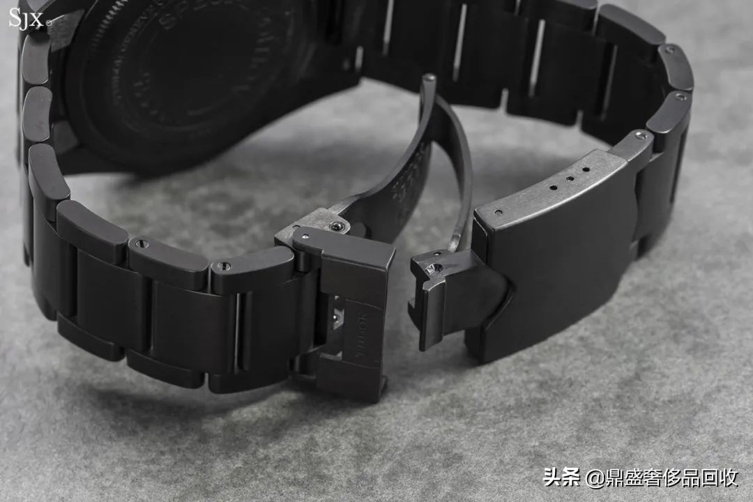 各种手表材质的优缺点,黑色手表什么材质更耐用