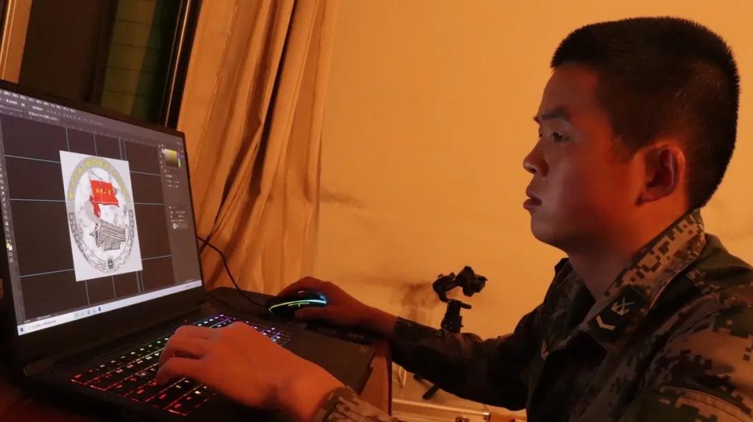 老兵收到军节礼物,老兵收到特别感谢的礼物