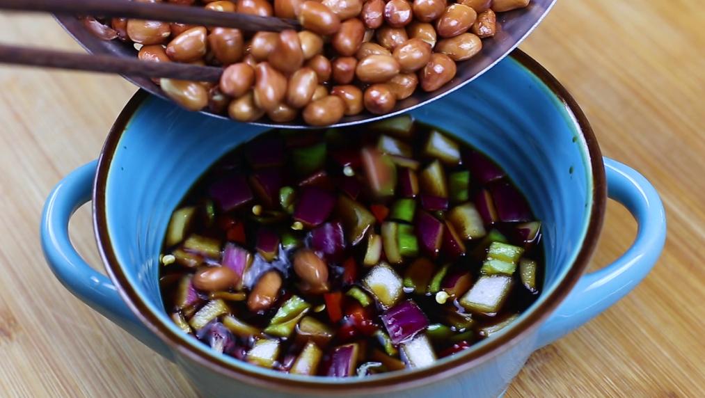 老醋泡花生米的做法大厨教你做,醋泡花生米的最简单的做法