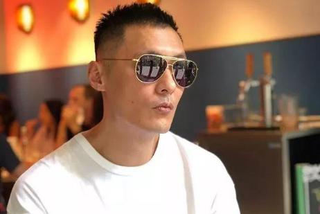 男生发质细软塌适合怎么剪,男生发质自然卷干枯毛躁怎么剪