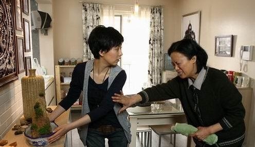 奶瓶太脏婆婆怒怼,婆媳俩为洗奶瓶互怼