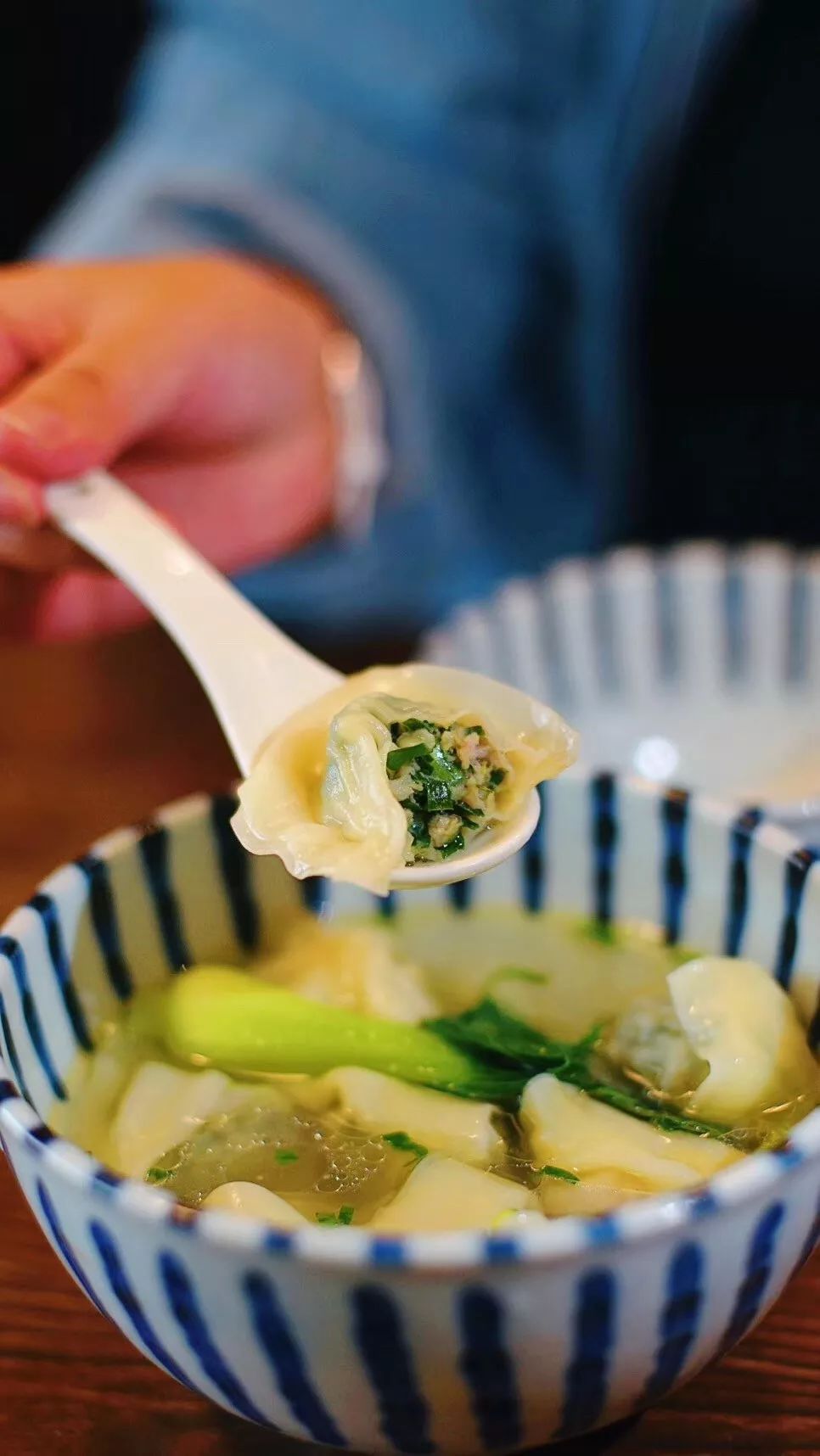 鍕ゅ璺簵,鍕ゅ璺笂