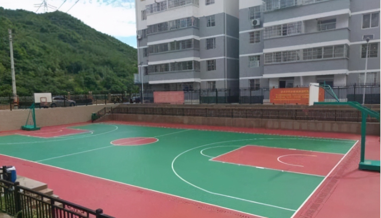 篮球场铺哪个地胶最好,篮球场有哪几种材质