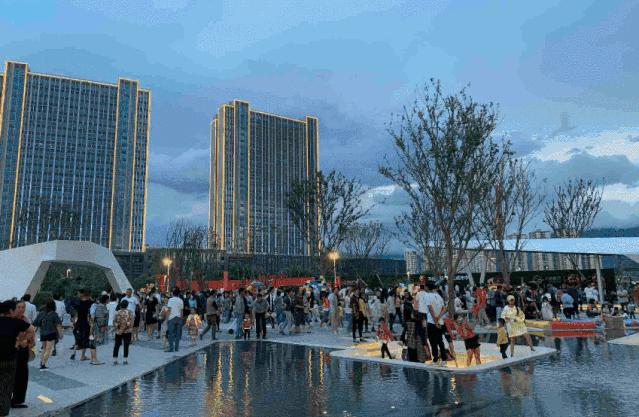 万达多热闹,万达热闹非凡