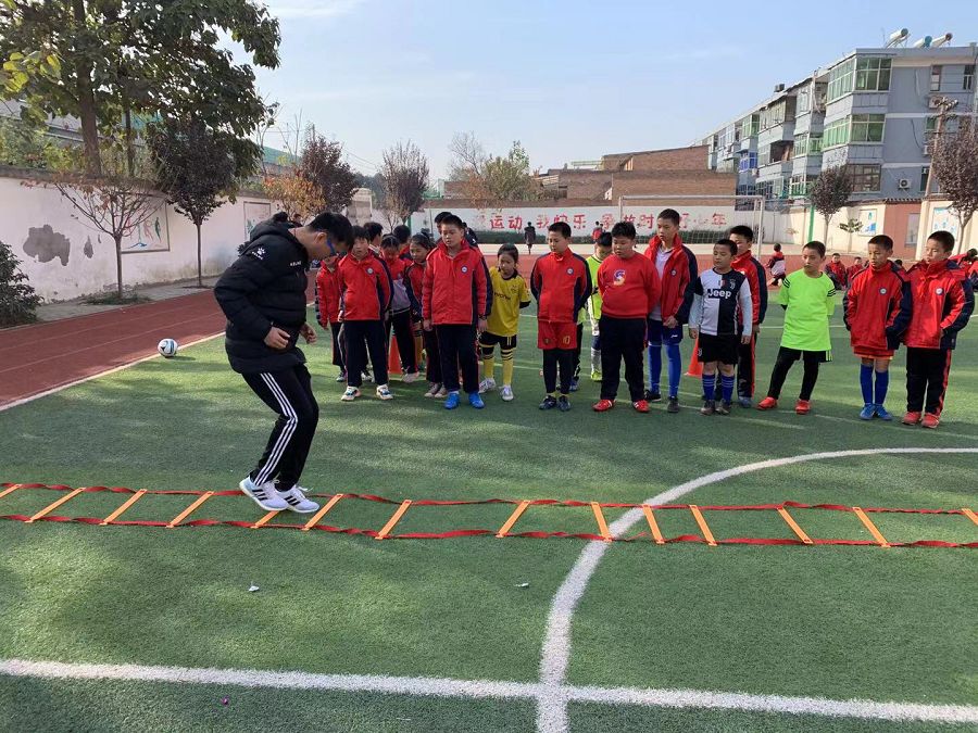 校园足球骨干教师培训,足球骨干教师培训成都