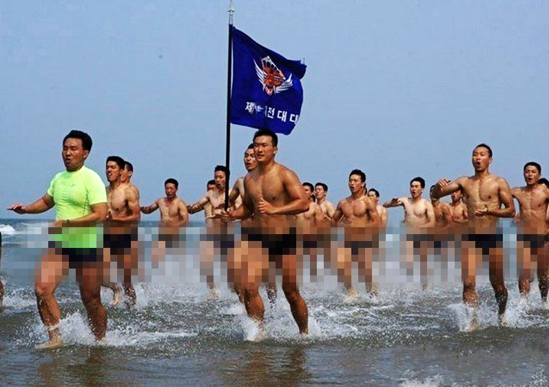 韩国在朝鲜战场表现如何？李奇微：除了跑路啥都不会！只会讹我们