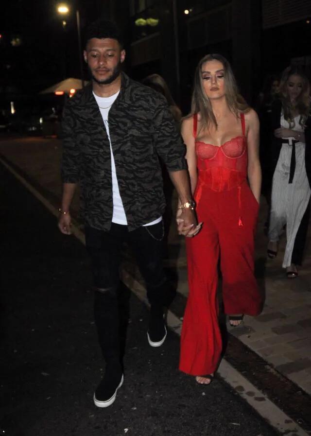 张伯伦女友资料,张伯伦女友简历