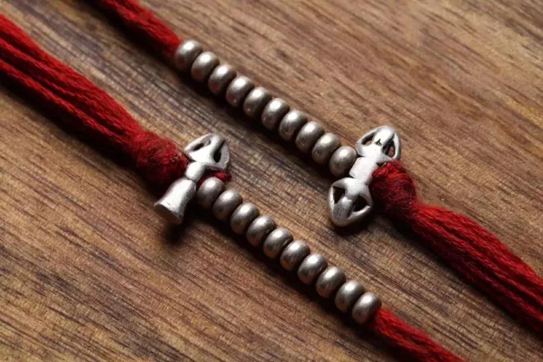 藏式佛珠计数器是怎么用的,佛珠上的计数器怎么挂好看