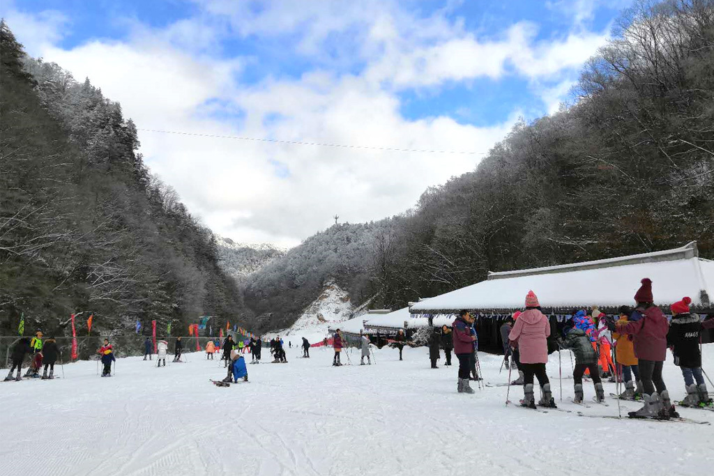 神农架天燕滑雪场自驾游攻略,神农架天燕滑雪场冬季价格