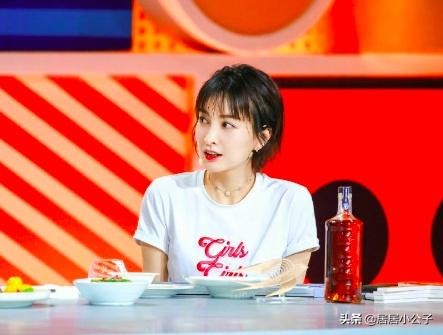 吴昕2021年还在湖南台主持节目吗 (吴昕刚进快本的时候工资)