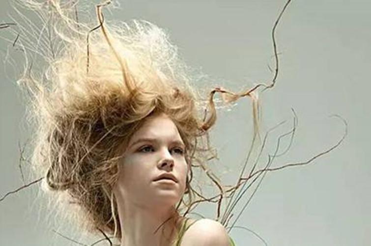 唇膏除了可以涂嘴还可以涂哪里,唇膏的使用方法和技巧