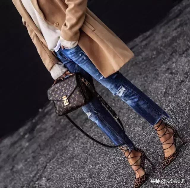 lv和香奈儿和圣罗兰的包包对比,ysl和香奈儿lv包包哪个更高档