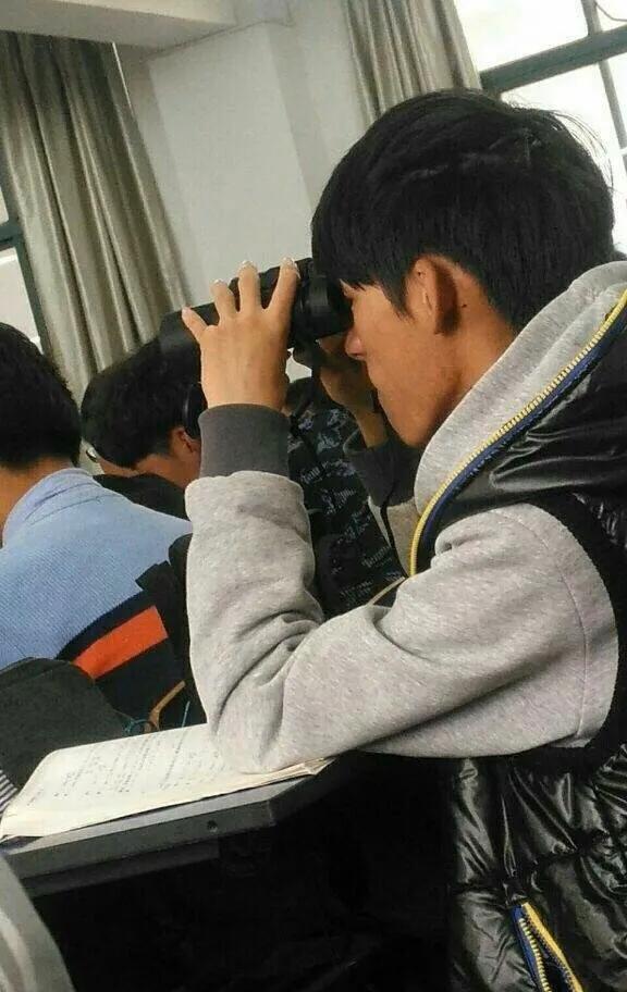有没有看不清黑板想买一台望远镜的冲动?
