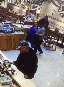 开心一刻gif下雨天,搞笑gif笑到肚子疼意外瞬间特辑