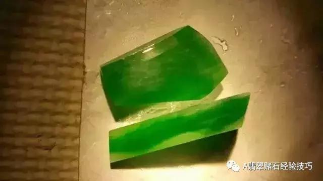 翡翠的颜色越浓越好吗,翡翠的光泽度等级区别