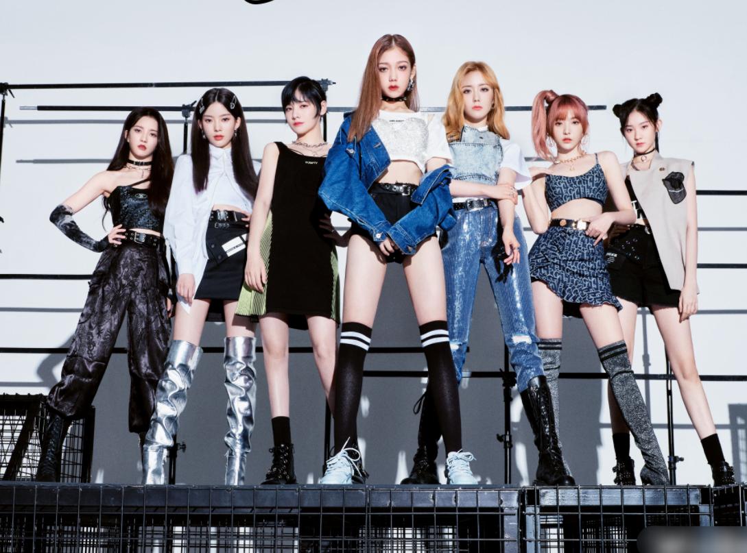 硬糖少女服装造型,硬糖少女白衣造型