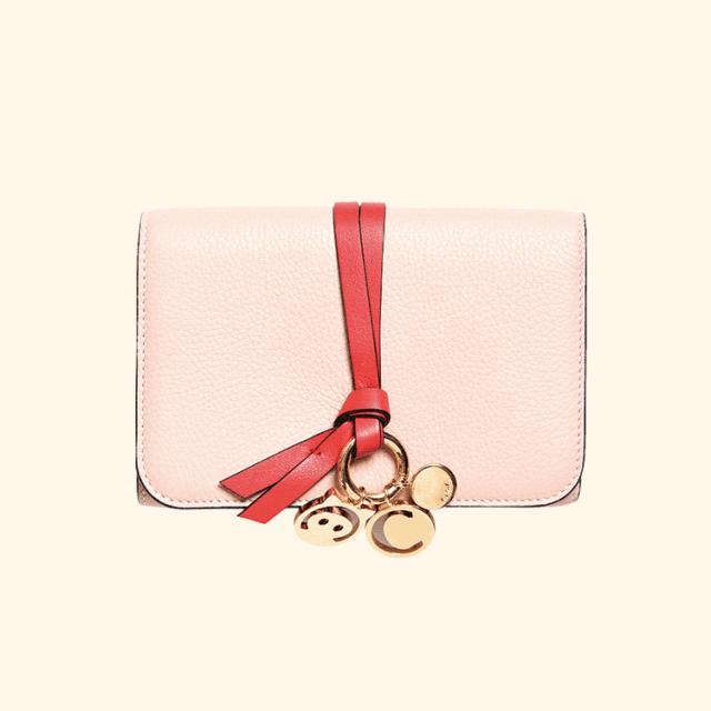 笑成佩奇，奢侈大牌被吐槽的中国风，遇到猪年竟然也可爱了起来