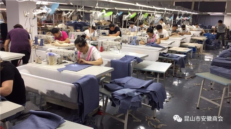 昆山巴城羊绒大衣大卖场怎样走,巴城双面羊绒大衣最好的批发市场