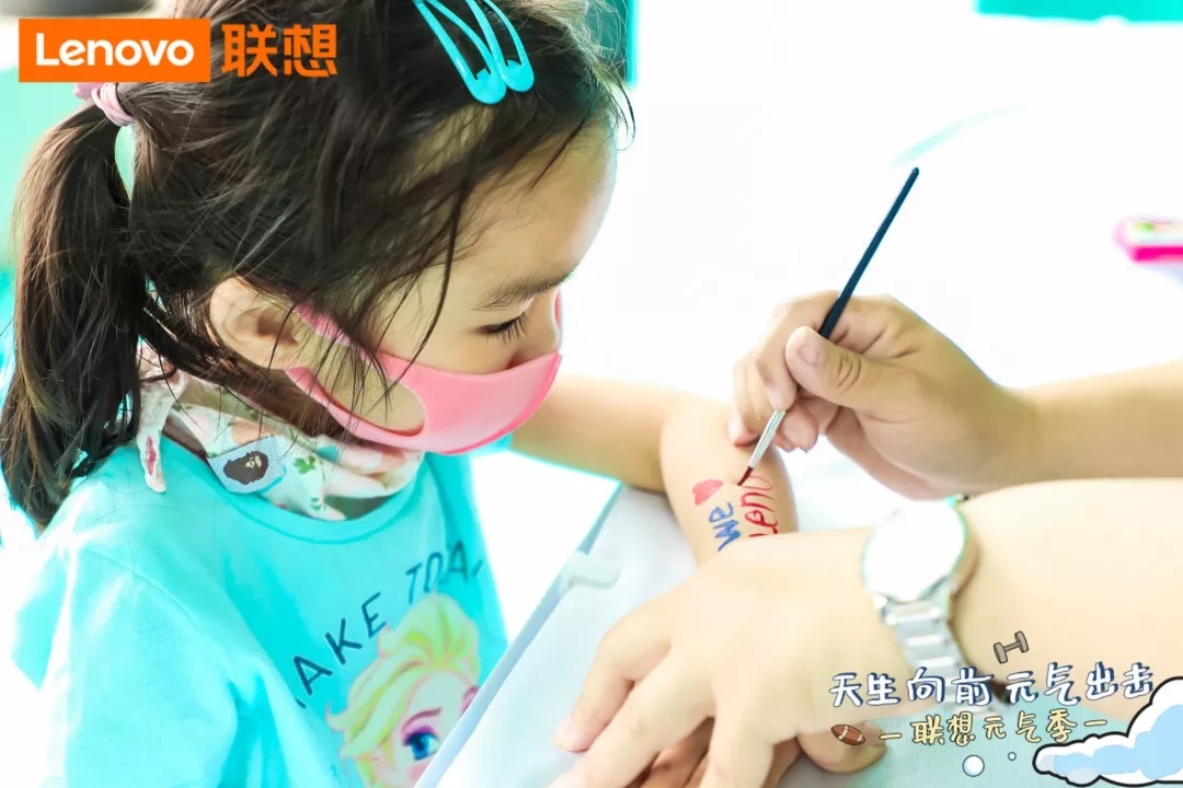 报名丨“爱在每步”长风大悦城高登公园日落瑜伽专场