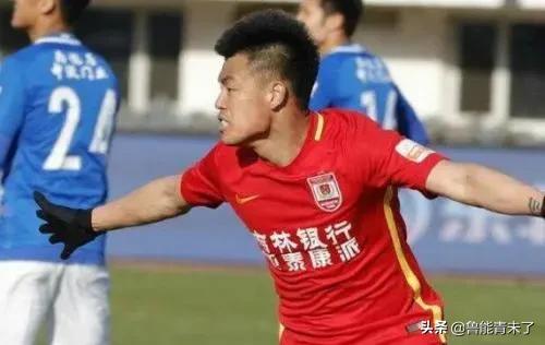 陈戌源座客《足球之夜》:引援方向有调整，鲁能本土锋线迎来机会