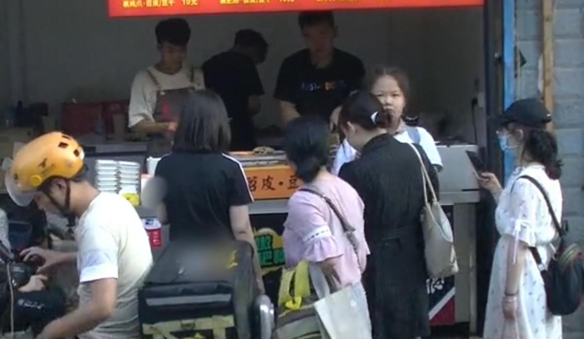 西安小伙辞职创业卖小吃,小夫妻辞职卖小吃月赚5万