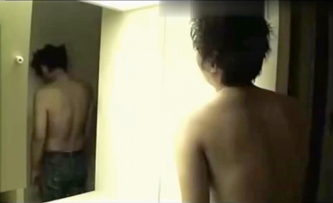 详细说一下连续30天对镜子说你是谁结果发生怪异事件的看法