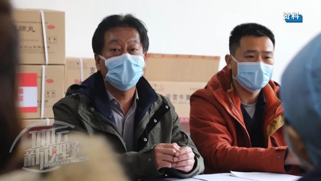 钟南山是中国抗疫贡献最大的人吗,抗疫钟南山和谁最出名