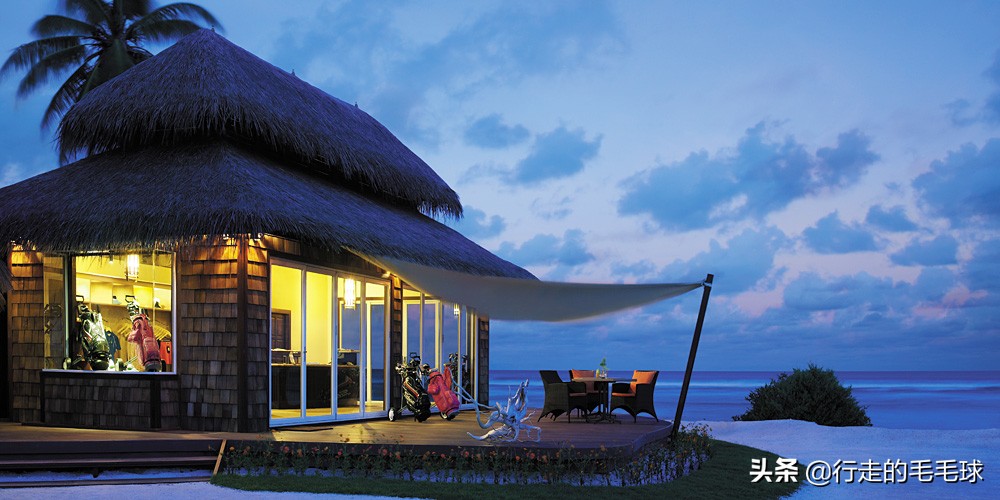 大海高尔夫球场,大海中央的球场