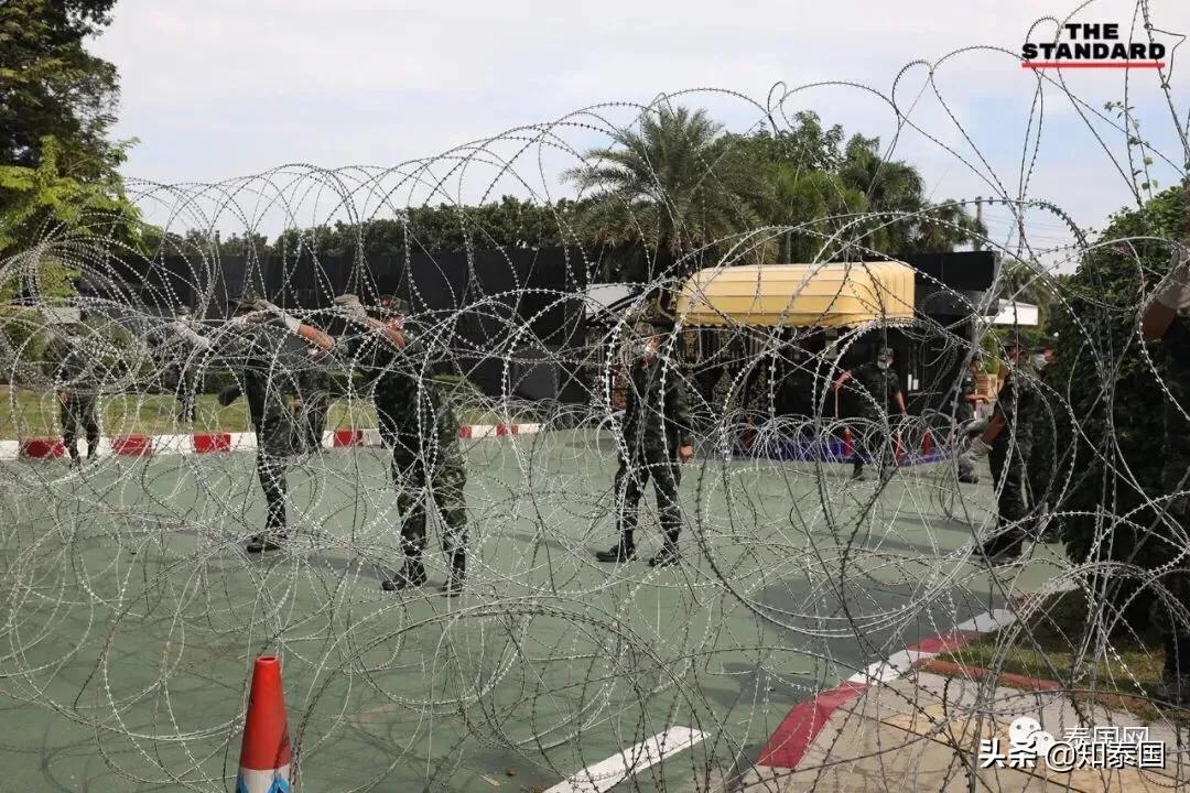 泰国还挺得住吗？*行游**大军直逼十世王皇家护卫队！