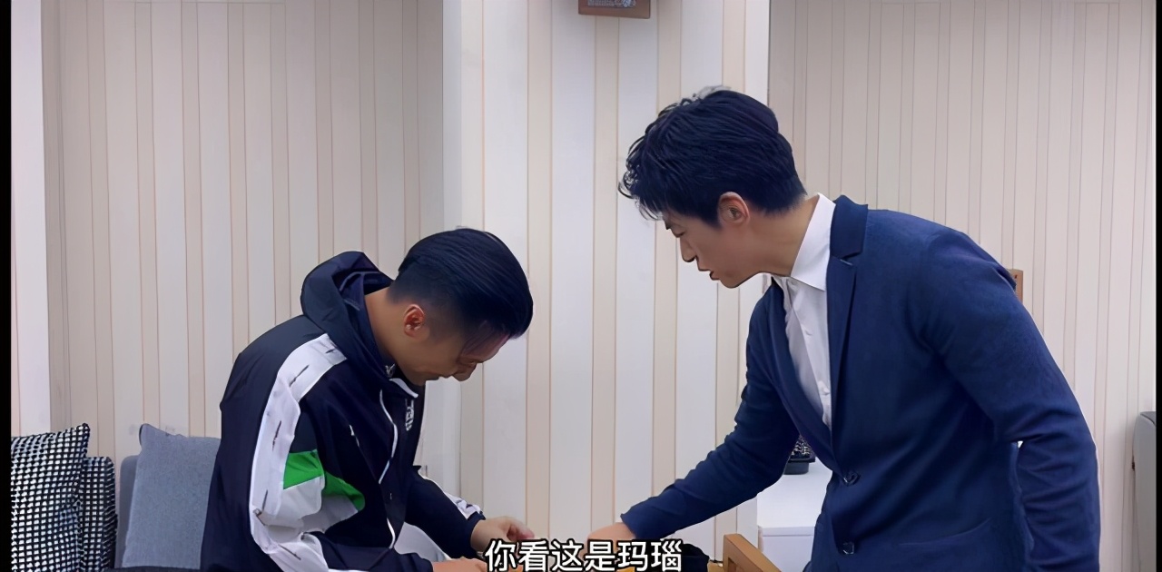 中国好声音送礼狂人李健再出手全是定制款价格全靠猜