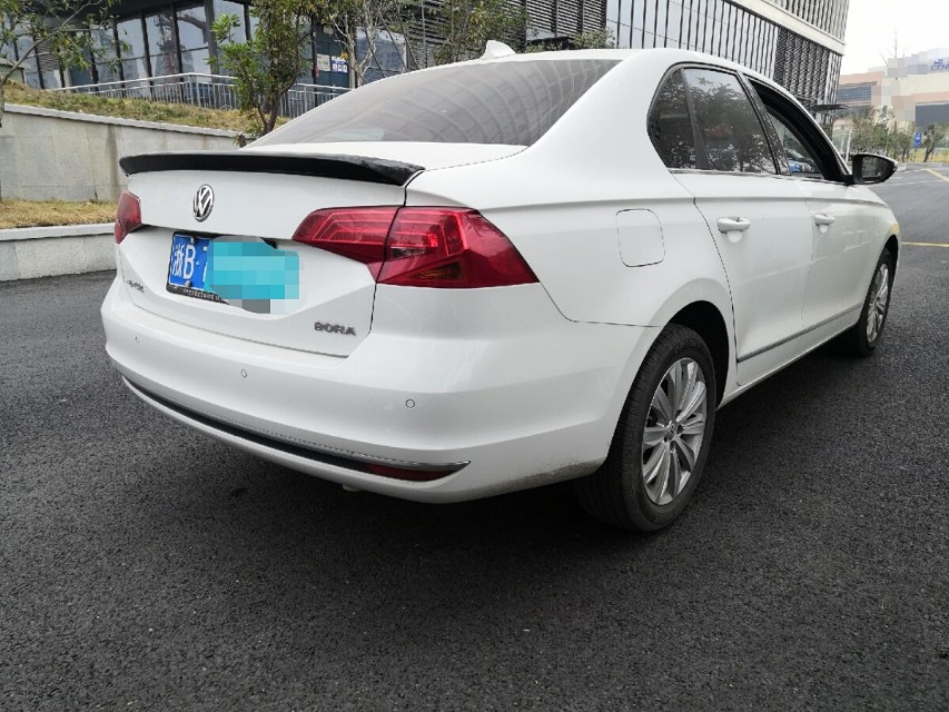 7万买开了5年的二手车值得吗,7万5的裸车开了一年半能卖多少钱