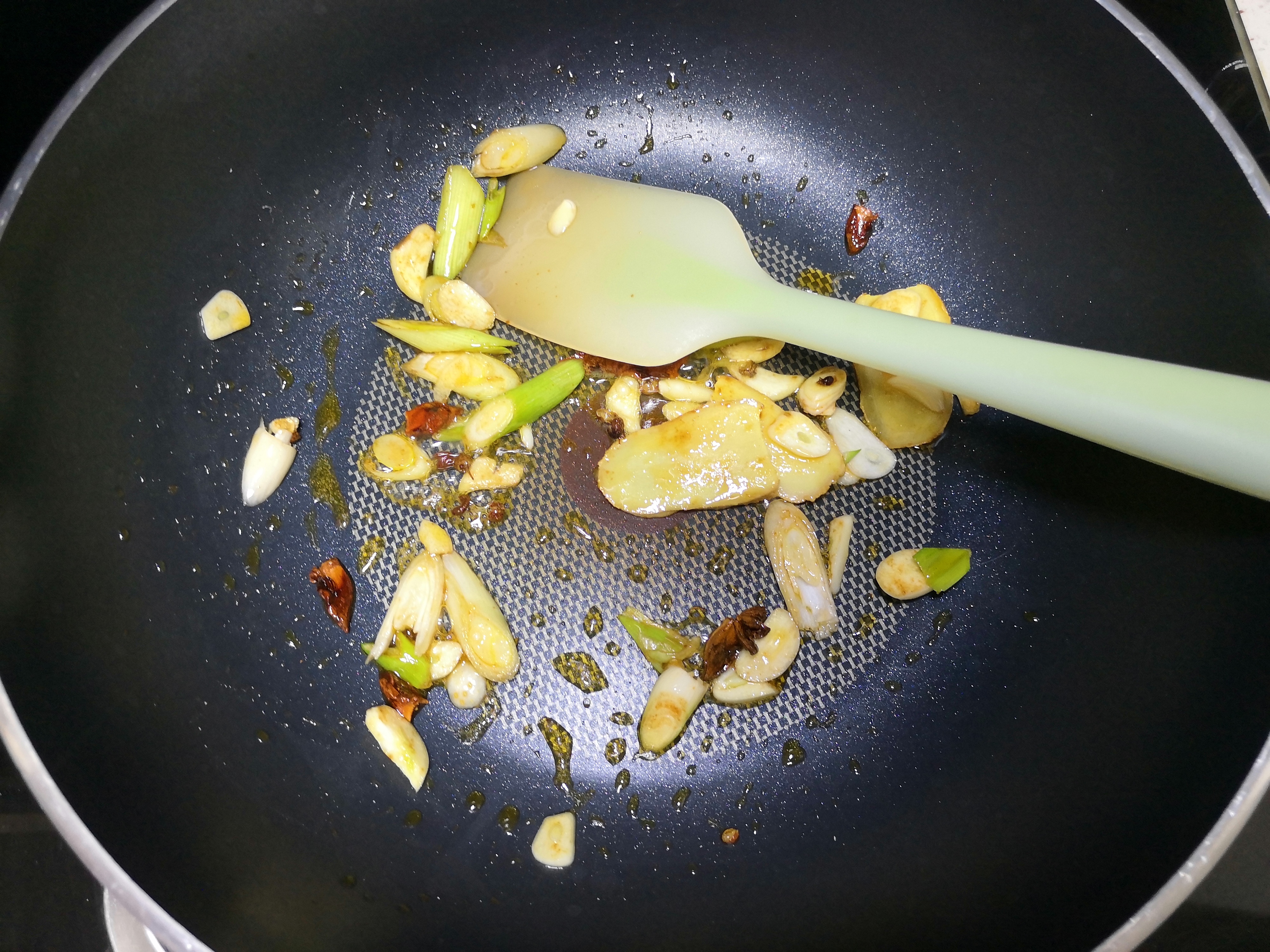 好吃的罐头鱼做法,怎样做鱼罐头才好吃放的时间又长