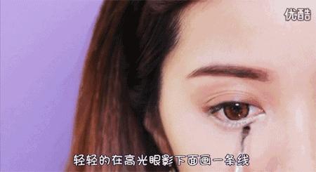 怎么化妆把眼睛变大,怎样化妆才能把眼睛画得大