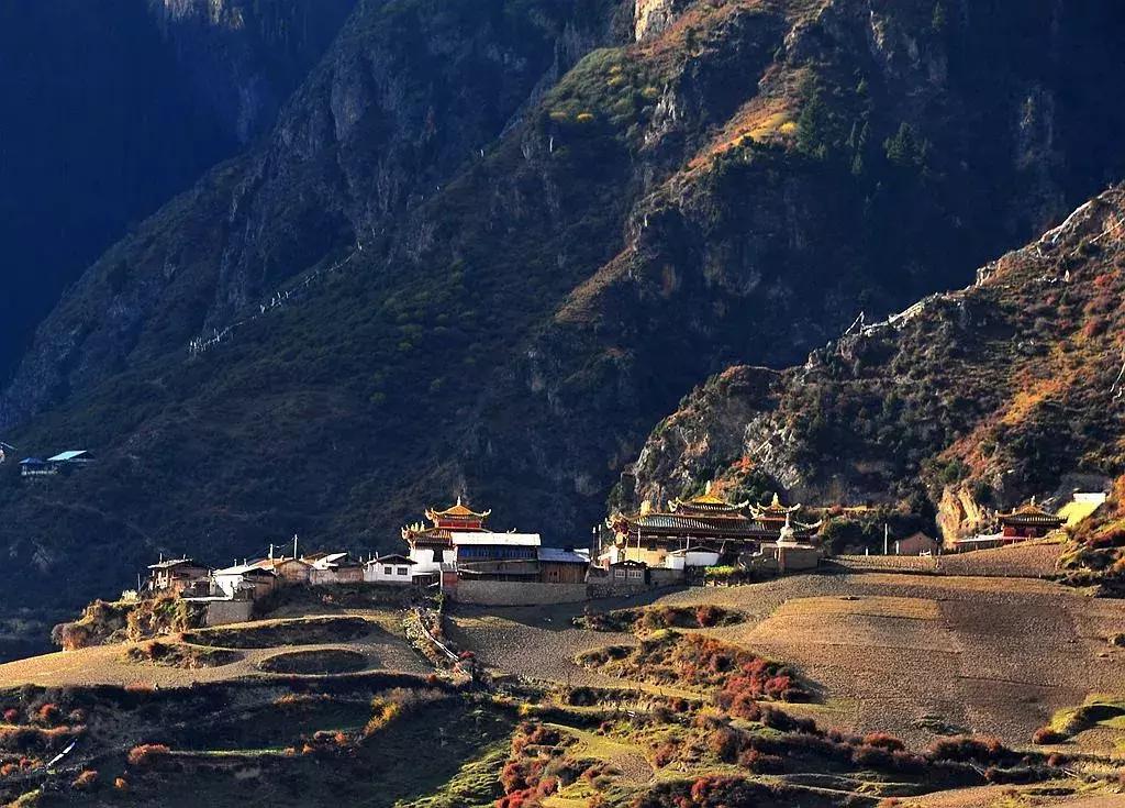 10月旅行地推荐最适合初秋出游,10月最适合慢慢旅游的地方