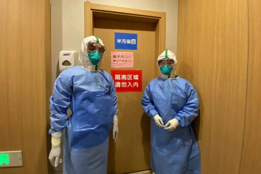 这批呼吸治疗“特种兵”不眠不休守护患者，曾历经SARS、H1N1流感、H7N9洗礼