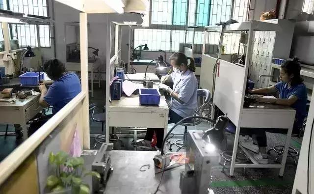 冲压模具折弯角度大是什么原因,冲压模具折弯模痕怎么解决