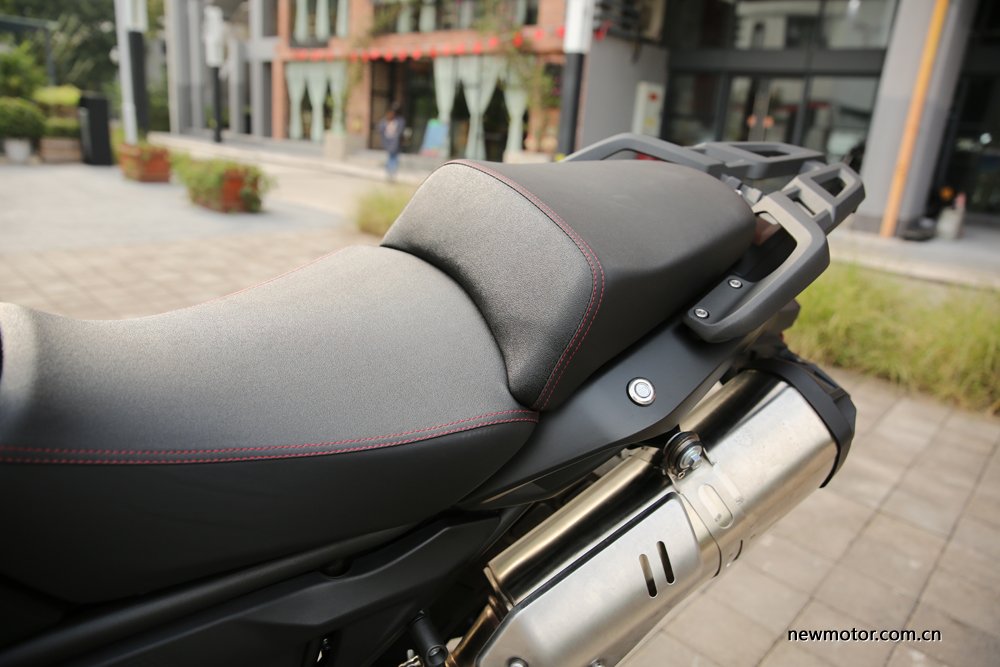 隆鑫无极650大单缸,无极650ds高速公路测评