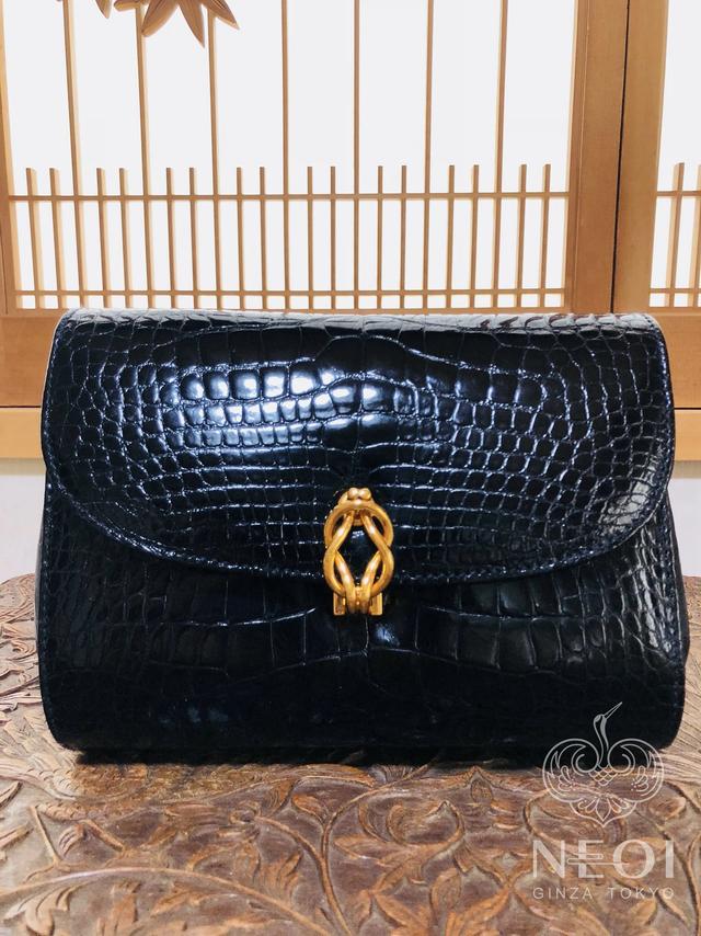 鳄鱼皮包和普通皮包区别,鳄鱼皮包选独皮还是骨皮