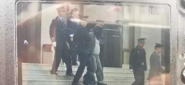 杀人回忆里凶手被抓,杀人回忆凶手抓到了么